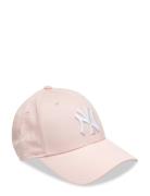 League Essential Wmn Neyyan Sport Headwear Caps Pink New Era