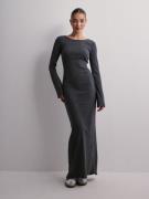 Pieces - Langermede kjoler - Dark Grey Washed - Pcvanessa Ls Maxi Dres...