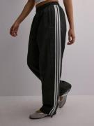 Adidas Originals - Vide bukser - Black - Cs Woven Pants - Bukser