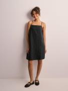 Selected Femme - Korte kjoler - Black - Slflinnie Short Linen Strap Dr...