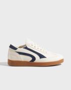Nelly - Hvit - Flat Sneaker