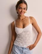 Nelly - Hvit - Stunning Lace Top