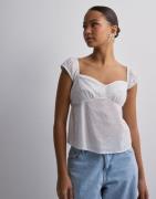 Nelly - Hvit - Sweet Spring Top