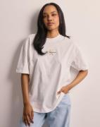 Calvin Klein Jeans - Hvit - Monologo Boyfriend Tee