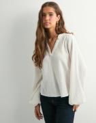 Only - Hvit - Onlthyra Life Ls V-Neck Top Noos Wv