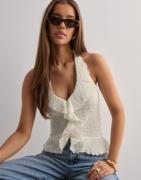 Nelly - Hvit - Lovely Halterneck Frill Top