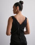 Neo Noir - Svart - Vixen Lace Top