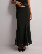 Nelly - Svart - Flouncy Midi Skirt