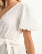 Nelly - Hvit - Fancy Wrap Dress