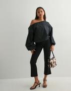 Nelly - Svart - Volume Blouse