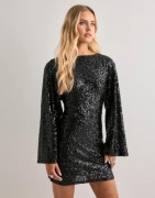 Nelly - Svart - Glitter Volume Sleeve Dress