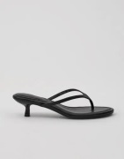 Nelly - Svart - Rounded Thong Heel
