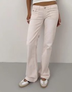 Nelly - Rosa - Super Low Heart Pocket Bootcut Jeans