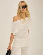 Nelly - Hvit - Crochet Slit Top