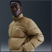 M NK TF CLUB PUFFER JACKET 650 PARACHUTE BEIGE/WHITE
